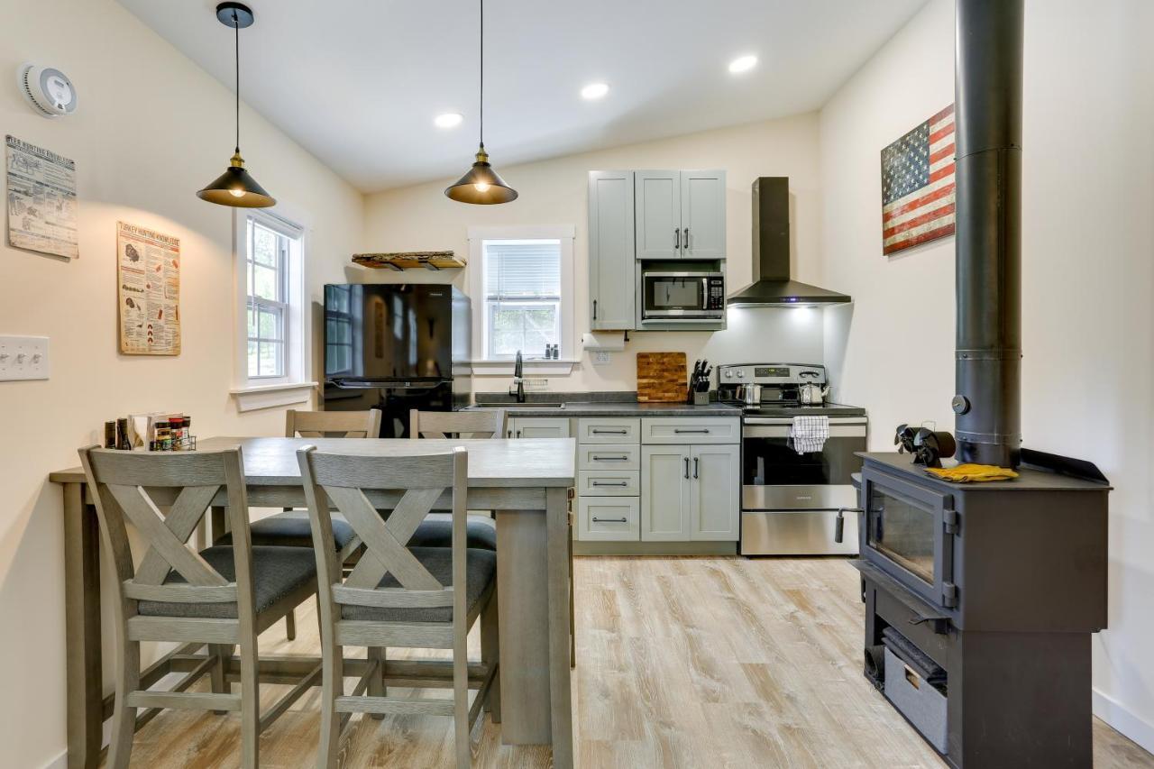 Secluded Poconos Cabin With Fire Pit On 75 Acres! East Stroudsburg Exterior foto
